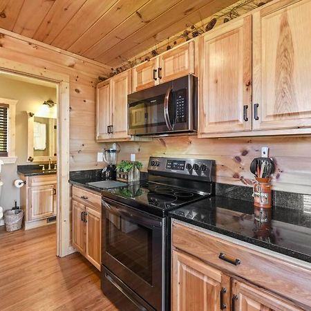 Walnut Ridge Cabin. Sleeps 7-11! Hot Tub, Pool Table, Minutes To Downtown Gatlinburg! ภายนอก รูปภาพ