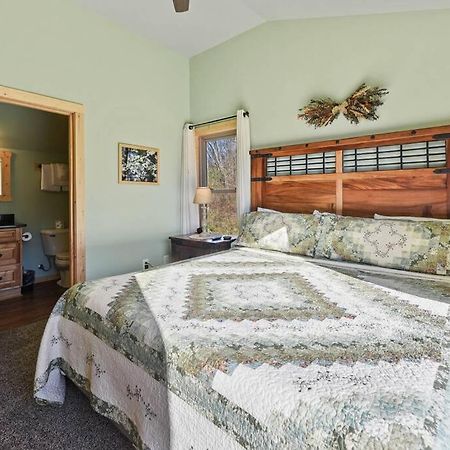 Walnut Ridge Cabin. Sleeps 7-11! Hot Tub, Pool Table, Minutes To Downtown Gatlinburg! ภายนอก รูปภาพ