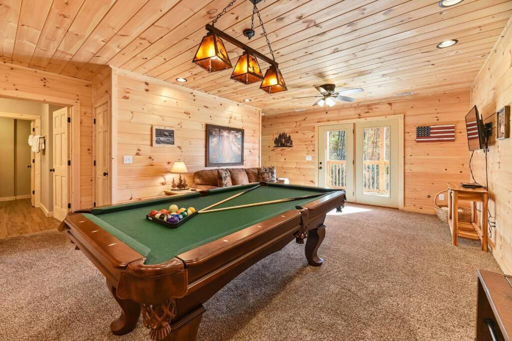 Walnut Ridge Cabin. Sleeps 7-11! Hot Tub, Pool Table, Minutes To Downtown Gatlinburg! ภายนอก รูปภาพ