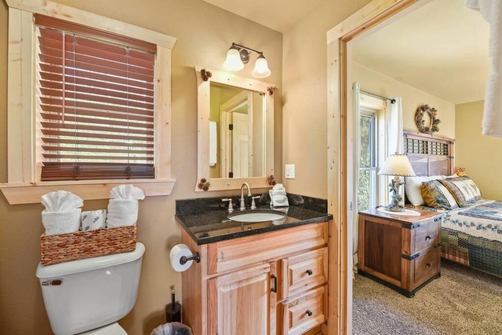 Walnut Ridge Cabin. Sleeps 7-11! Hot Tub, Pool Table, Minutes To Downtown Gatlinburg! ภายนอก รูปภาพ