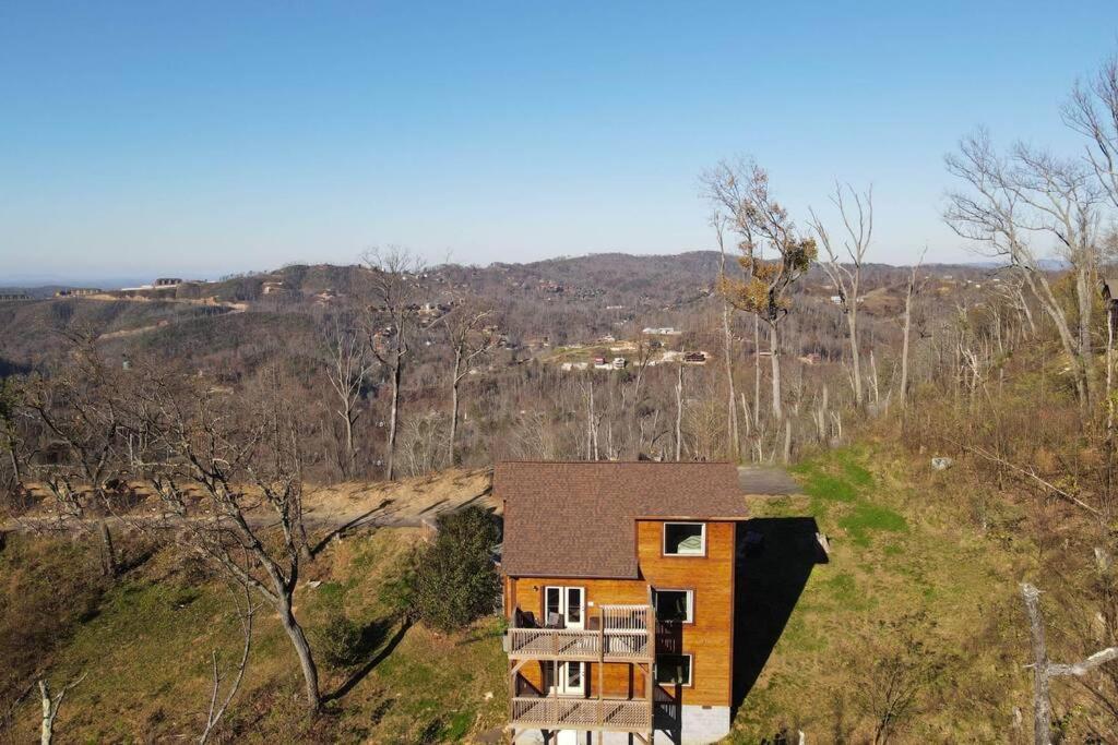 Walnut Ridge Cabin. Sleeps 7-11! Hot Tub, Pool Table, Minutes To Downtown Gatlinburg! ภายนอก รูปภาพ