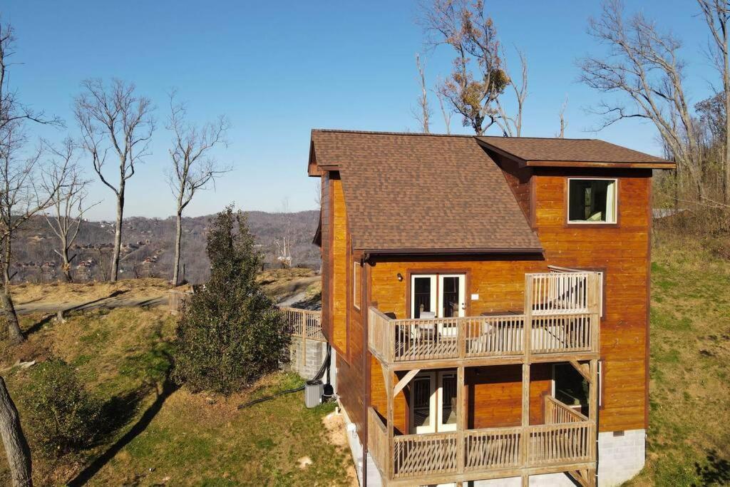 Walnut Ridge Cabin. Sleeps 7-11! Hot Tub, Pool Table, Minutes To Downtown Gatlinburg! ภายนอก รูปภาพ