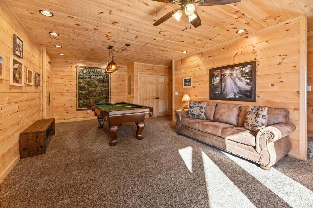 Walnut Ridge Cabin. Sleeps 7-11! Hot Tub, Pool Table, Minutes To Downtown Gatlinburg! ภายนอก รูปภาพ