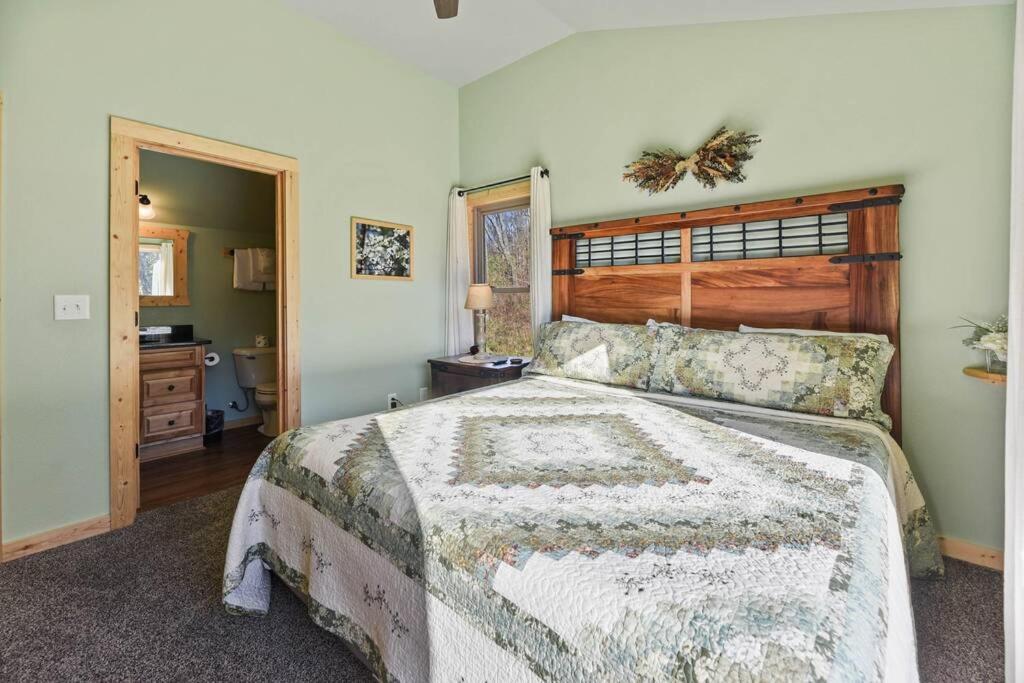 Walnut Ridge Cabin. Sleeps 7-11! Hot Tub, Pool Table, Minutes To Downtown Gatlinburg! ภายนอก รูปภาพ